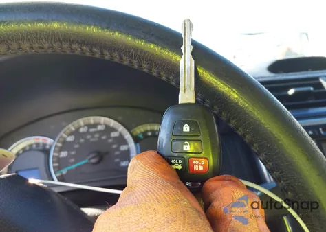 2013 Toyota Camry Se z USA, uszkodzony, nr VIN 4T1BF1FK5DU637529